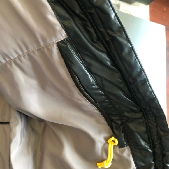 New Lole Jacket with hood - Picture 7 of 7